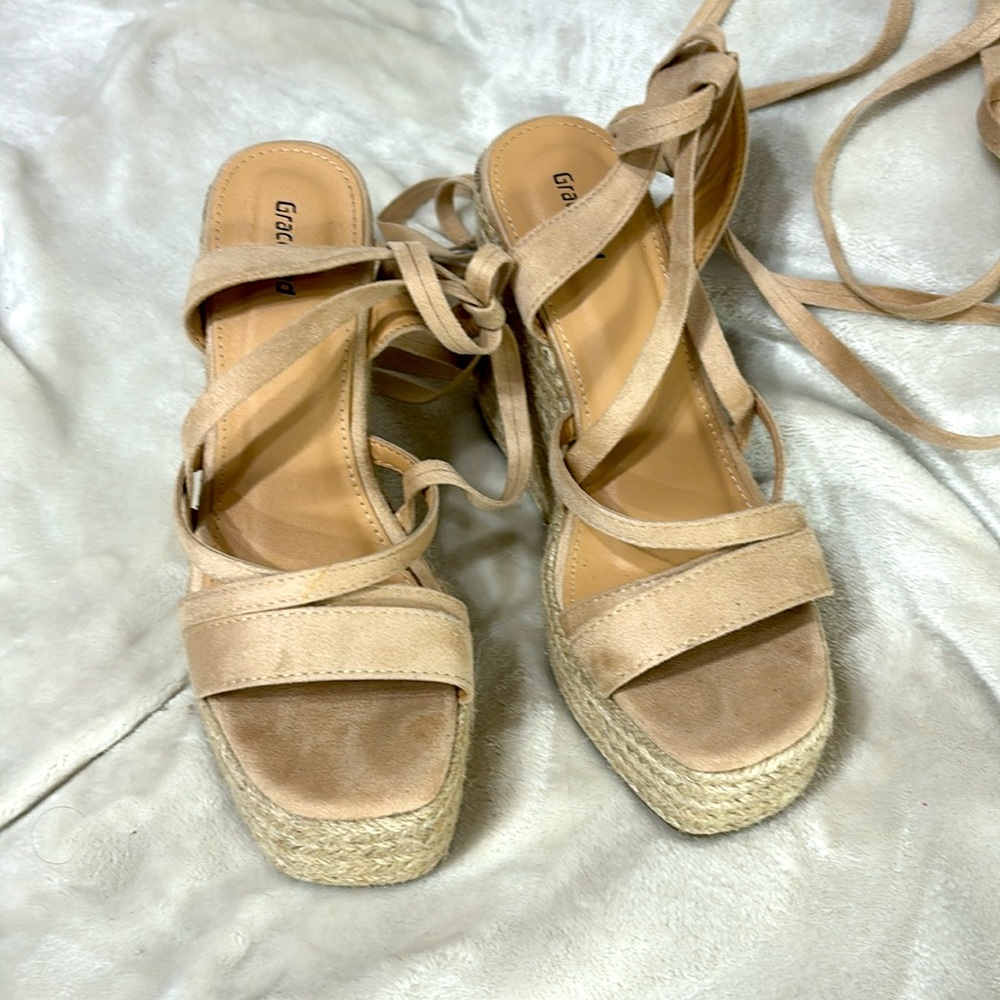 Platform sandals - Picture 2 of 6